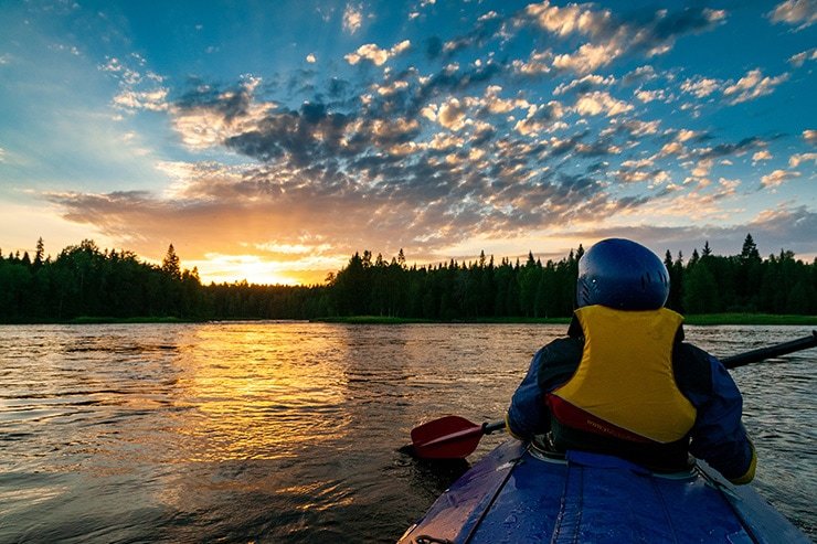how far can you kayak in a day featured